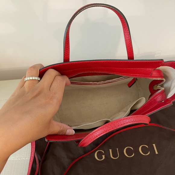 Gucci Pebble Leather handbag - Picture 9 of 11